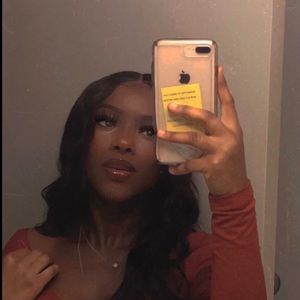 Meet your Posher, Lorina